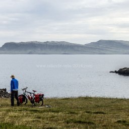 Islande à vélo 2014, bivouac au pied d'un fjord de l'Est de l'Islande